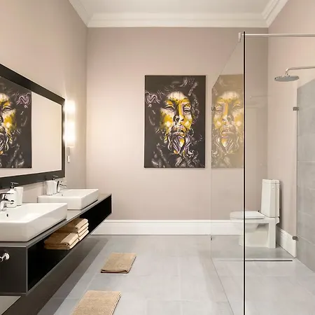 Kapital 4* Budapesta