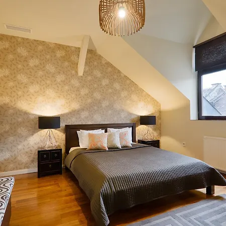 Kapital 4* Budapesta